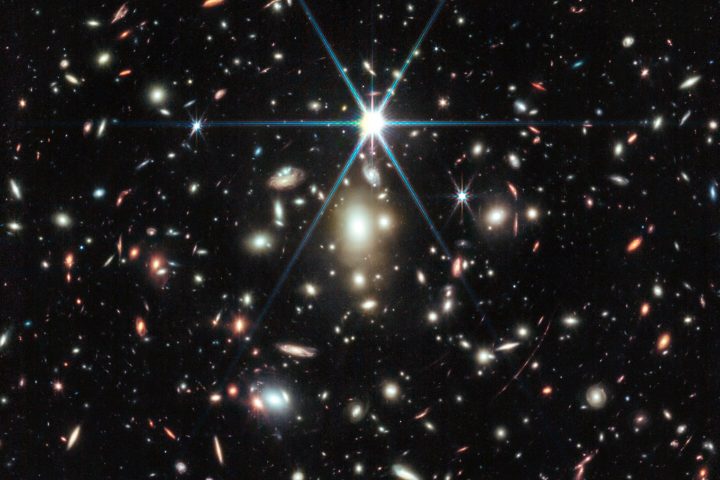 Webb Telescope Uncovers Colors of Earendel, Farthest Star Ever Spotted