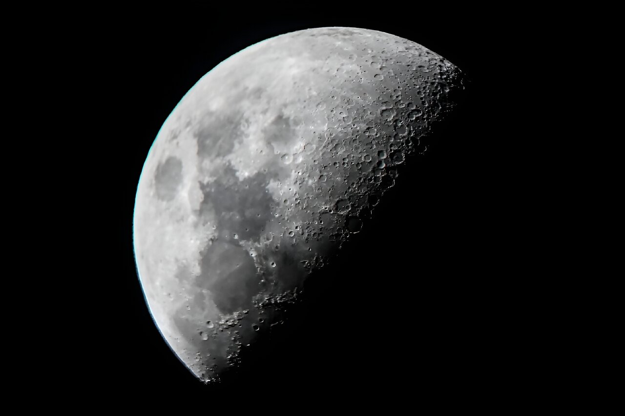 Moon race intensifies
