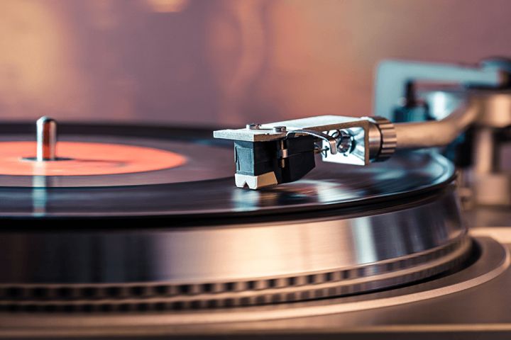 People Discover the Mechanics of Vinyl Records