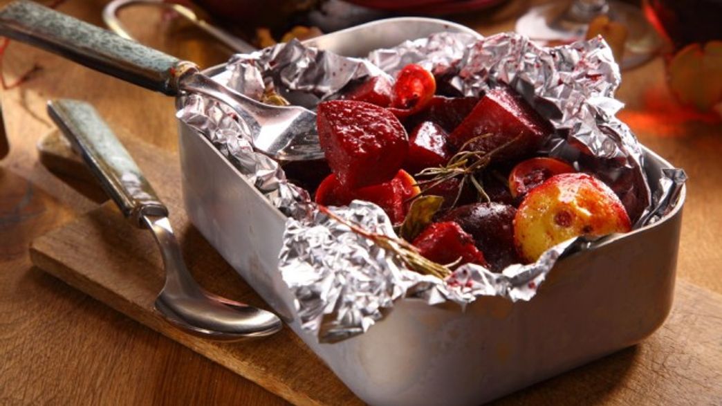 Reasons to Avoid Wrapping Food in Aluminum Foil for Cooking
