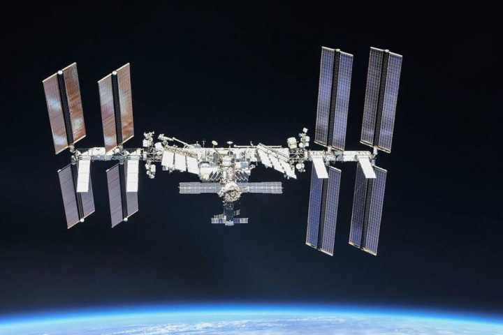 NASA Refutes Russian Claim of US Astronaut Drilling Hole in ISS for Early Return
