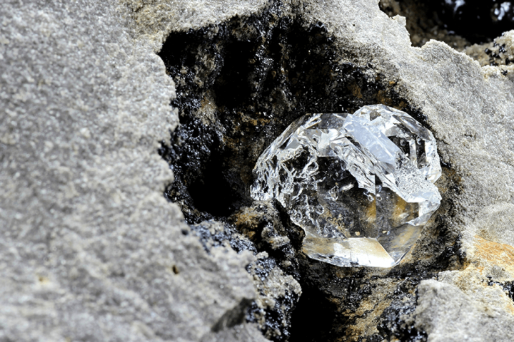 Continents Breaking Up: Diamonds Emerge from Earth’s Crust