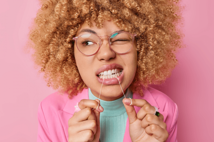 Most People Don’t Floss Their Teeth Correctly