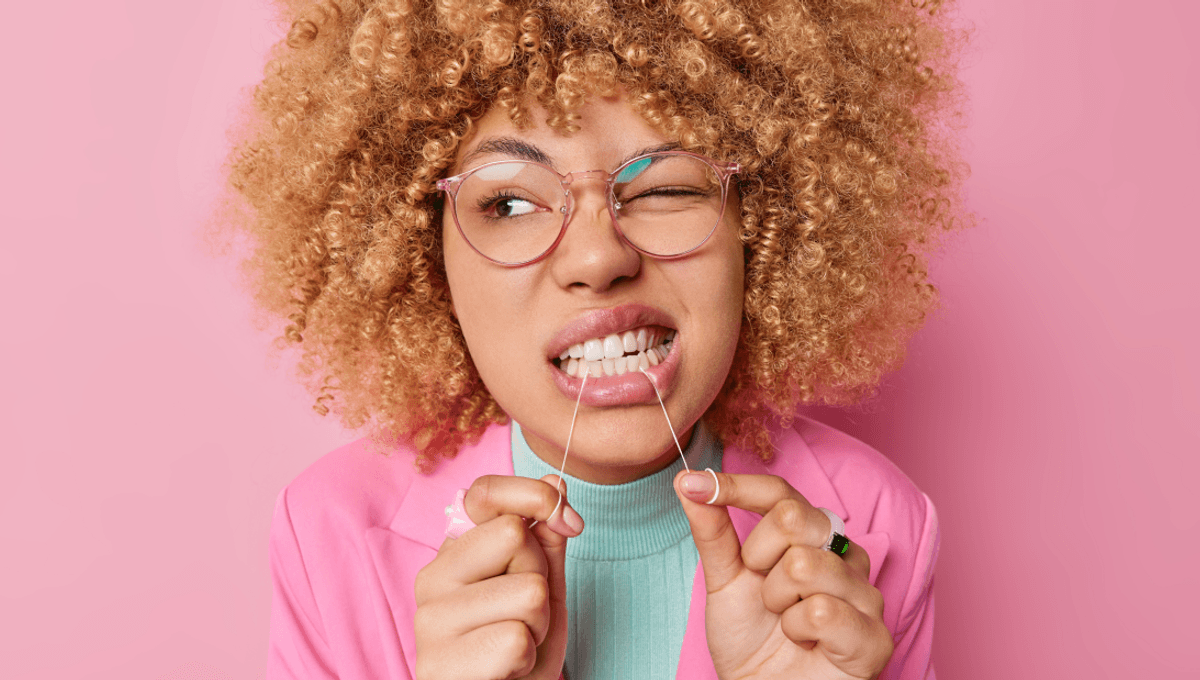 Most People Don’t Floss Their Teeth Correctly