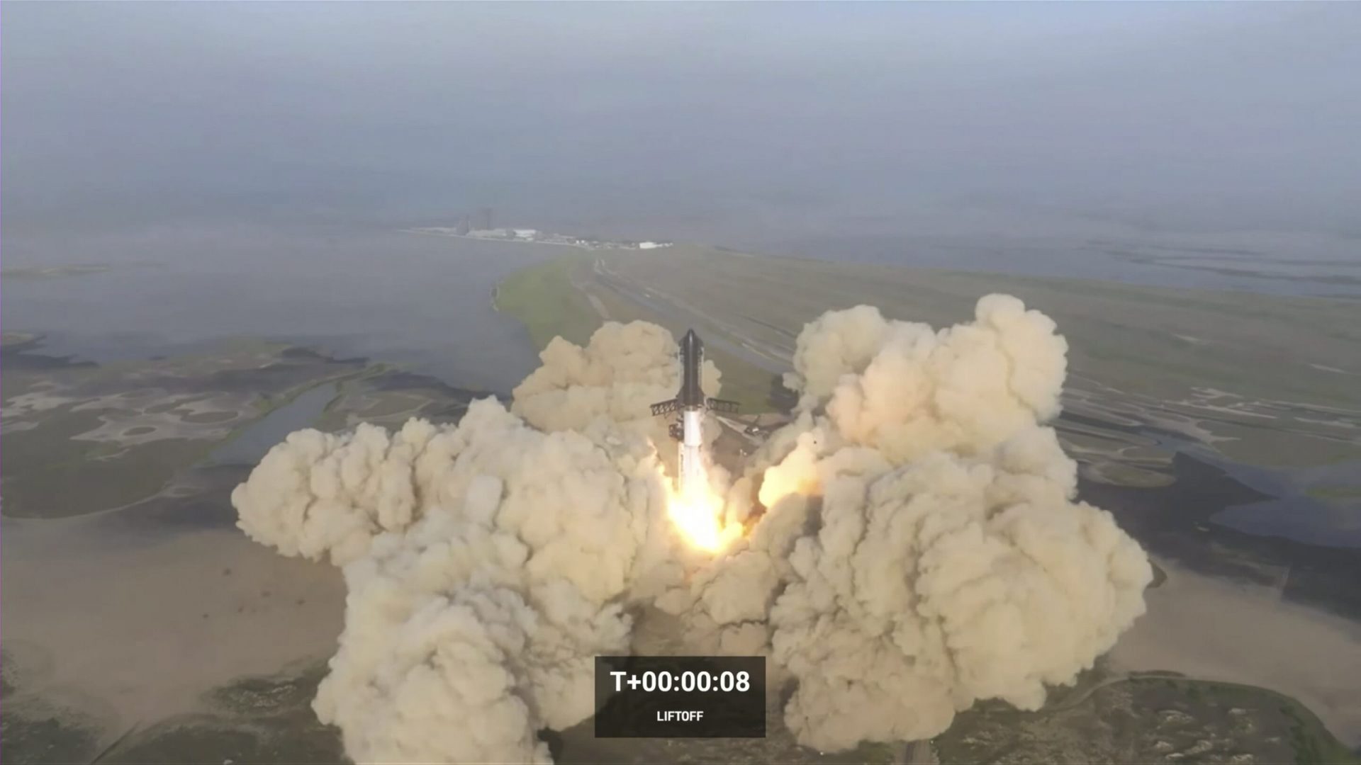 SpaceX to Retry Mega Rocket Launch into Orbit Following Initial Explosion