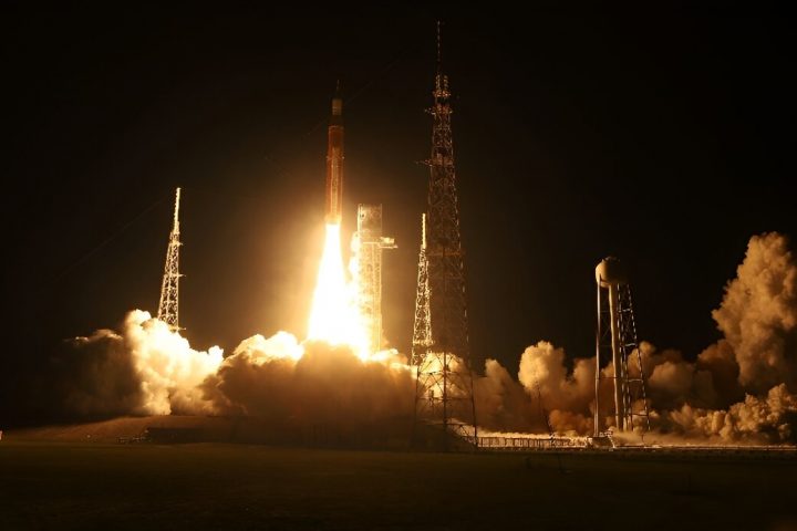 US Set to Return to Moon on January 25 After 50 Years
